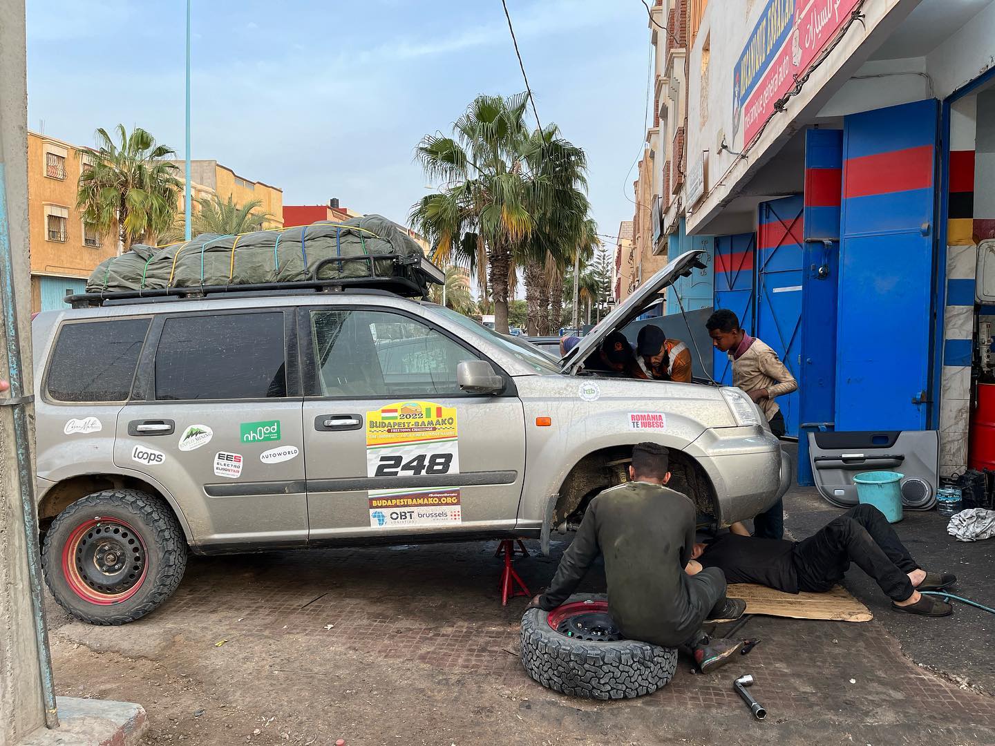 Echipa UCaB în TanTan, Maroc_raliul caritabil Budapesta-Bamako‎